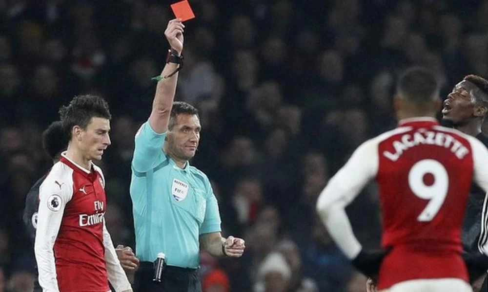 Όποιος βήξει...αποβάλλεται! - Η νέα οδηγία της αγγλικής ομοσπονδίας